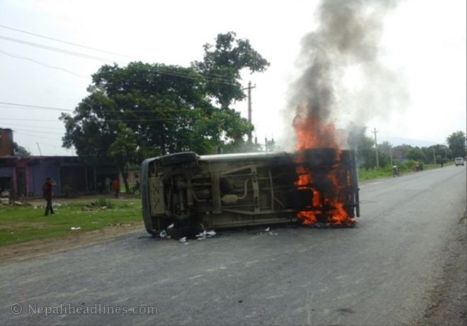 Nawalparasi bus in fire nepal strike (2)