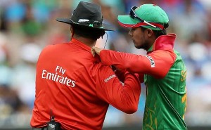 Pakistan umpire criticized