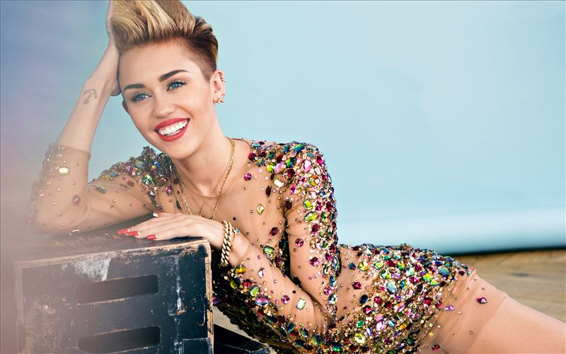 Miley Cyrus (1)