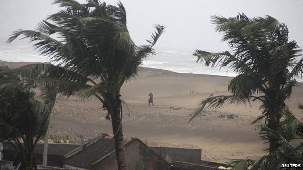 Hudhud triggers rainfall across country, weather to improve from Thursday