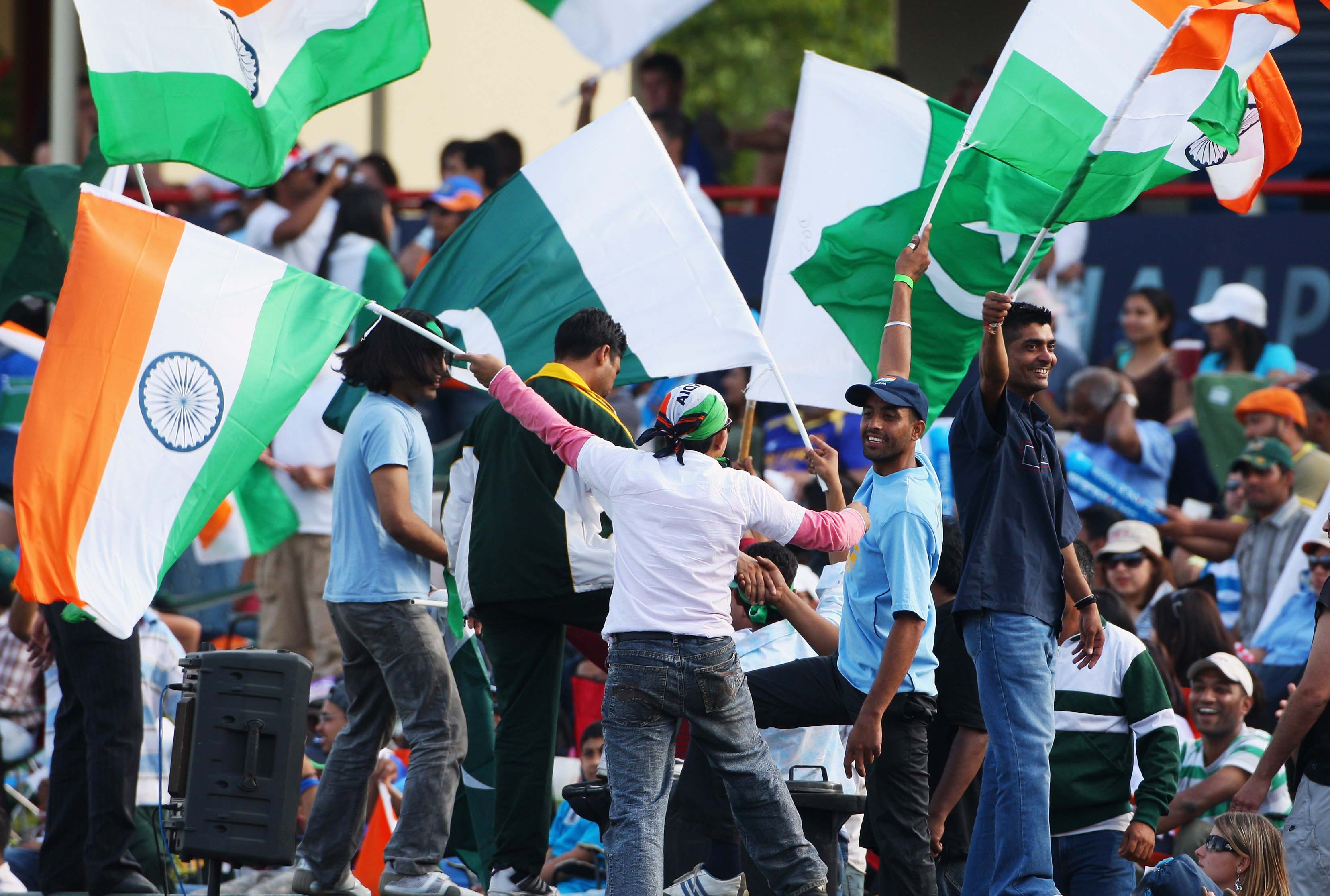 विश्वकप हेर्दा हेर्दै भारतीय र पाकिस्तानका समर्थक भिडे
