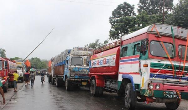 67 vehicles laden with petroleum products enters Nepal via Rani Customs