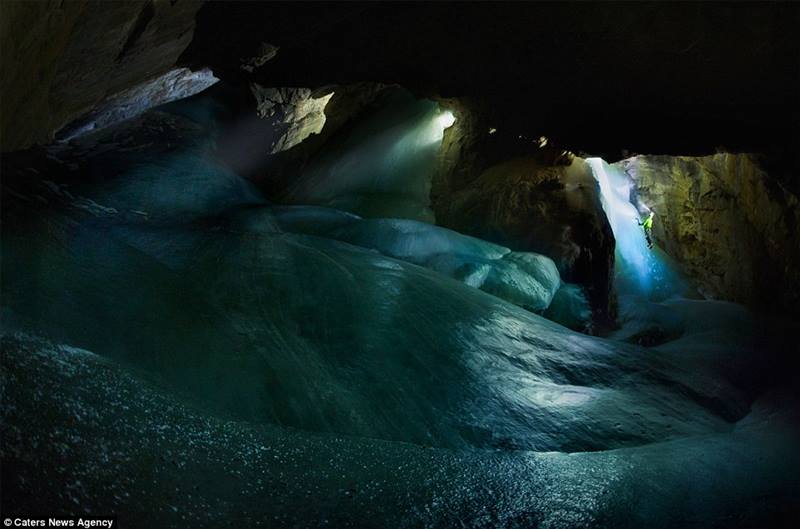 Canada ice mountain cave (10)