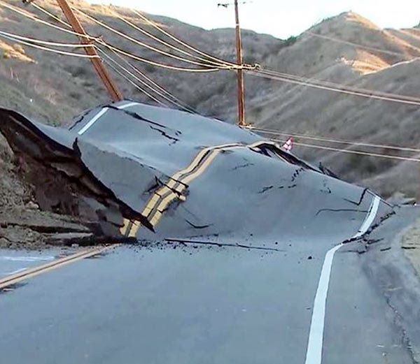 california road blocked (3)