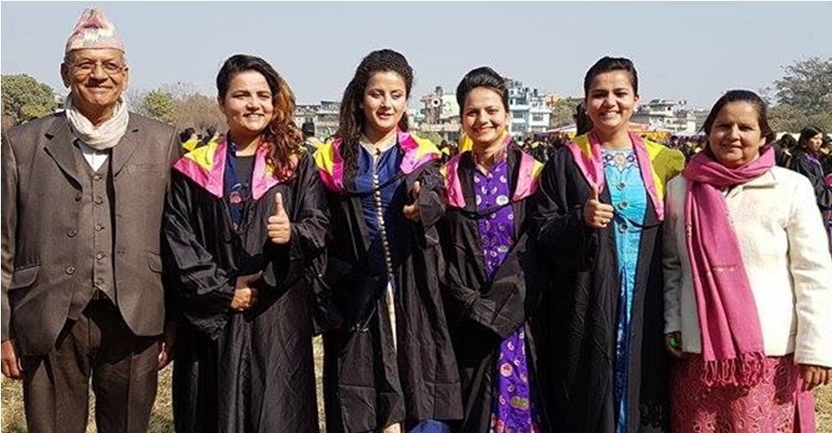 gurash-ban-sisters-graduation-ceremony-111768617
