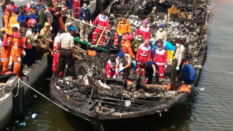 Indonesian tourist boat blaze kills 23