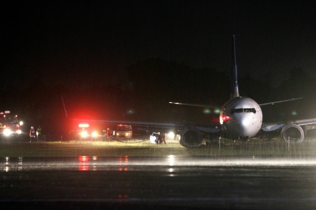 इन्डोनेसियामा धावन मार्गमै विमान दुर्घटनाग्रस्त
