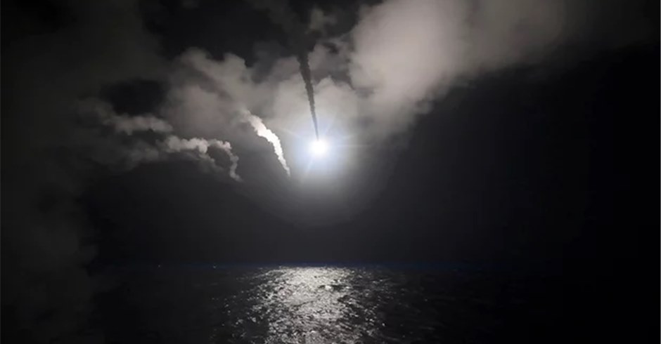 रासायनिक आक्रमण पश्चात जवाफमा सिरियामा ट्रम्पको मिसाइल आक्रमण