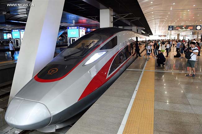 यस्तो  छ चीनको बुलेट ट्रेन (फोटो फिचर)