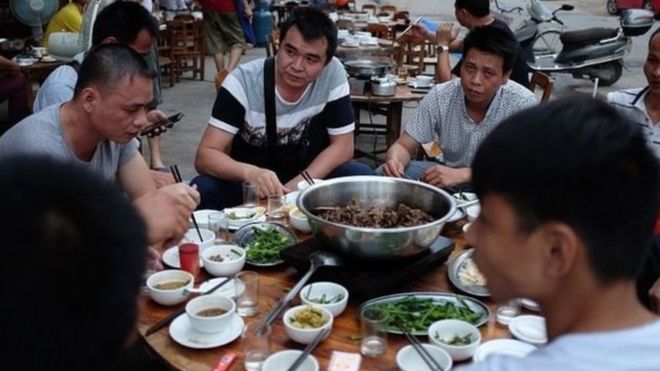 चीनमा कुकुरको मासु खाने महोत्सव सुरु