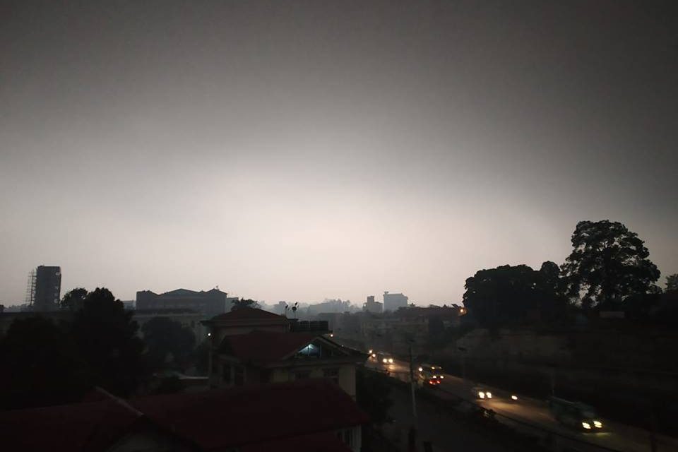 काठमाडौंको आकाश धुम्मः चिसो बढ्यो, यसो भन्छ मौसम विभाग